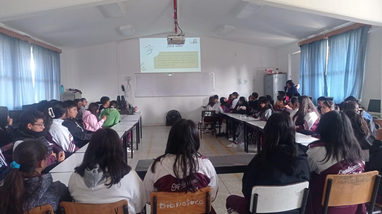 IDET continúa con el programa “Mujeres Guerreras Virtual” 2025